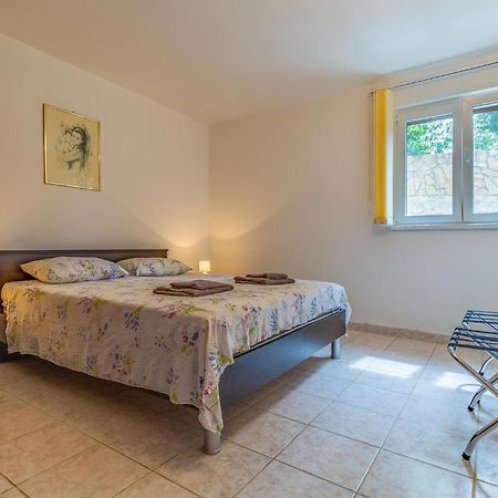 Cozy Apartment In Pula With Kitchen Exterior foto