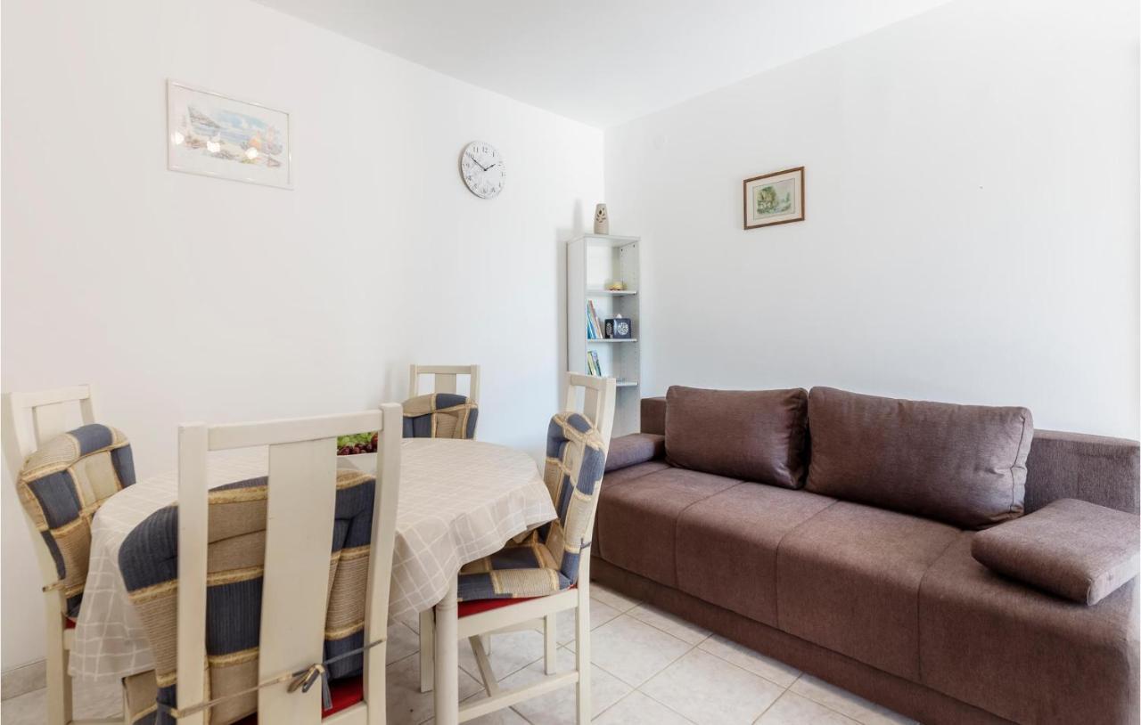 Cozy Apartment In Pula With Kitchen Exterior foto