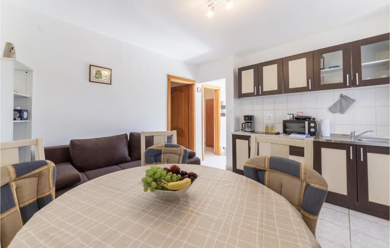 Cozy Apartment In Pula With Kitchen Exterior foto