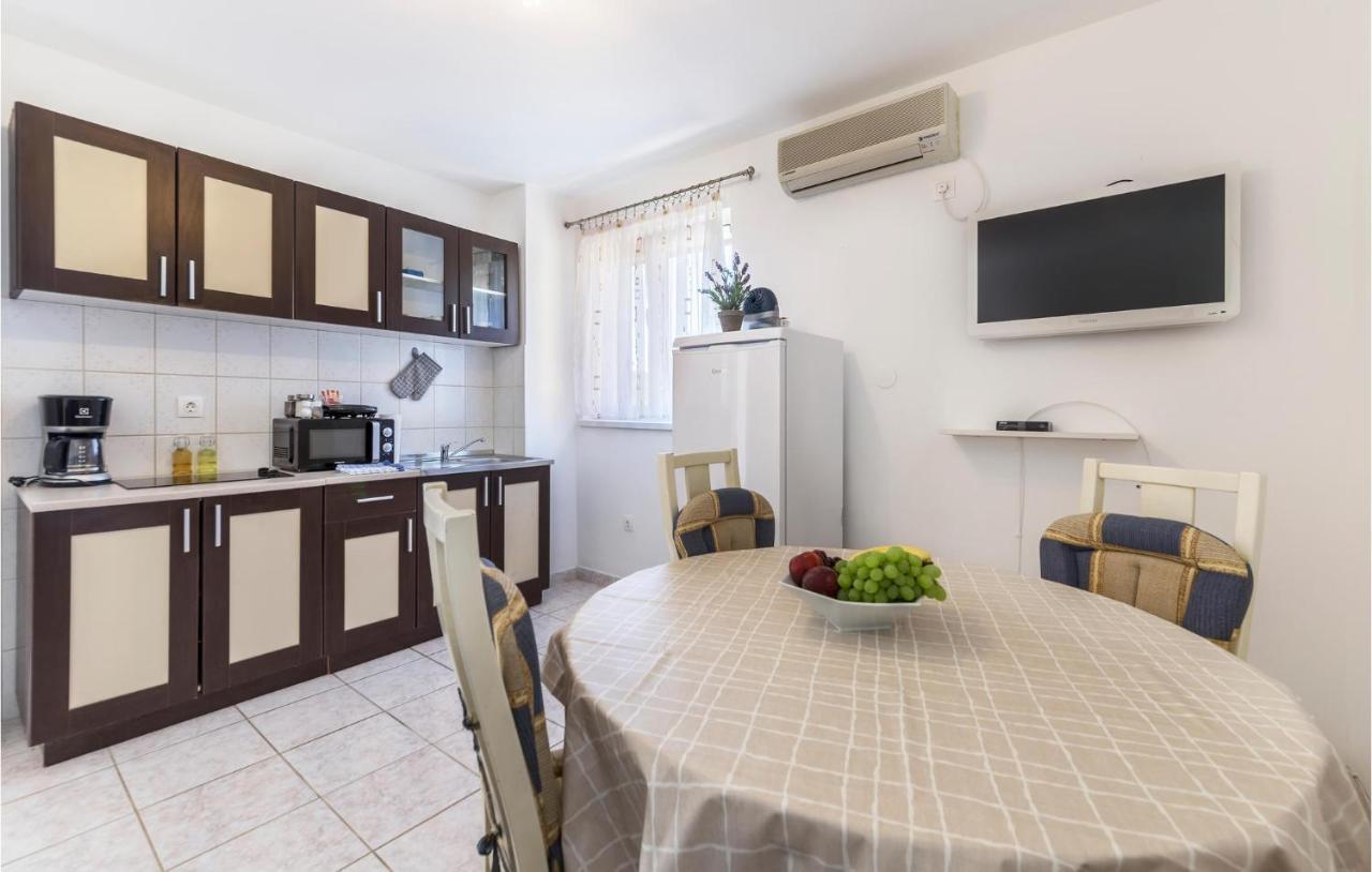Cozy Apartment In Pula With Kitchen Exterior foto