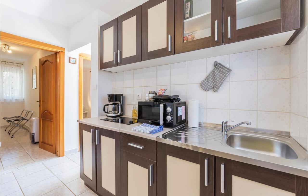 Cozy Apartment In Pula With Kitchen Exterior foto